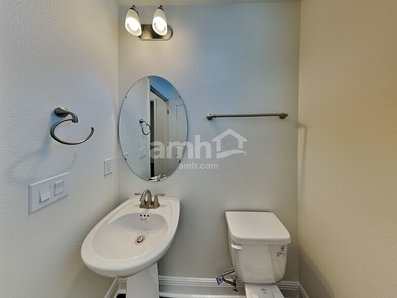 Building Photo - 2708 Ponds Trl