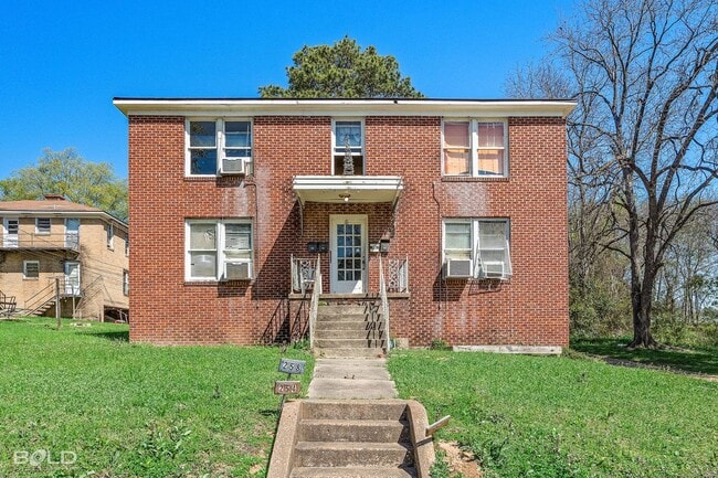 Building Photo - 258 Wyandotte St