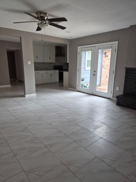 Building Photo - 15735 Munson Ln