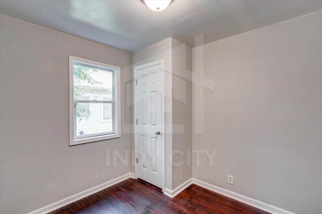 Building Photo - 3422 Kinnear Ave