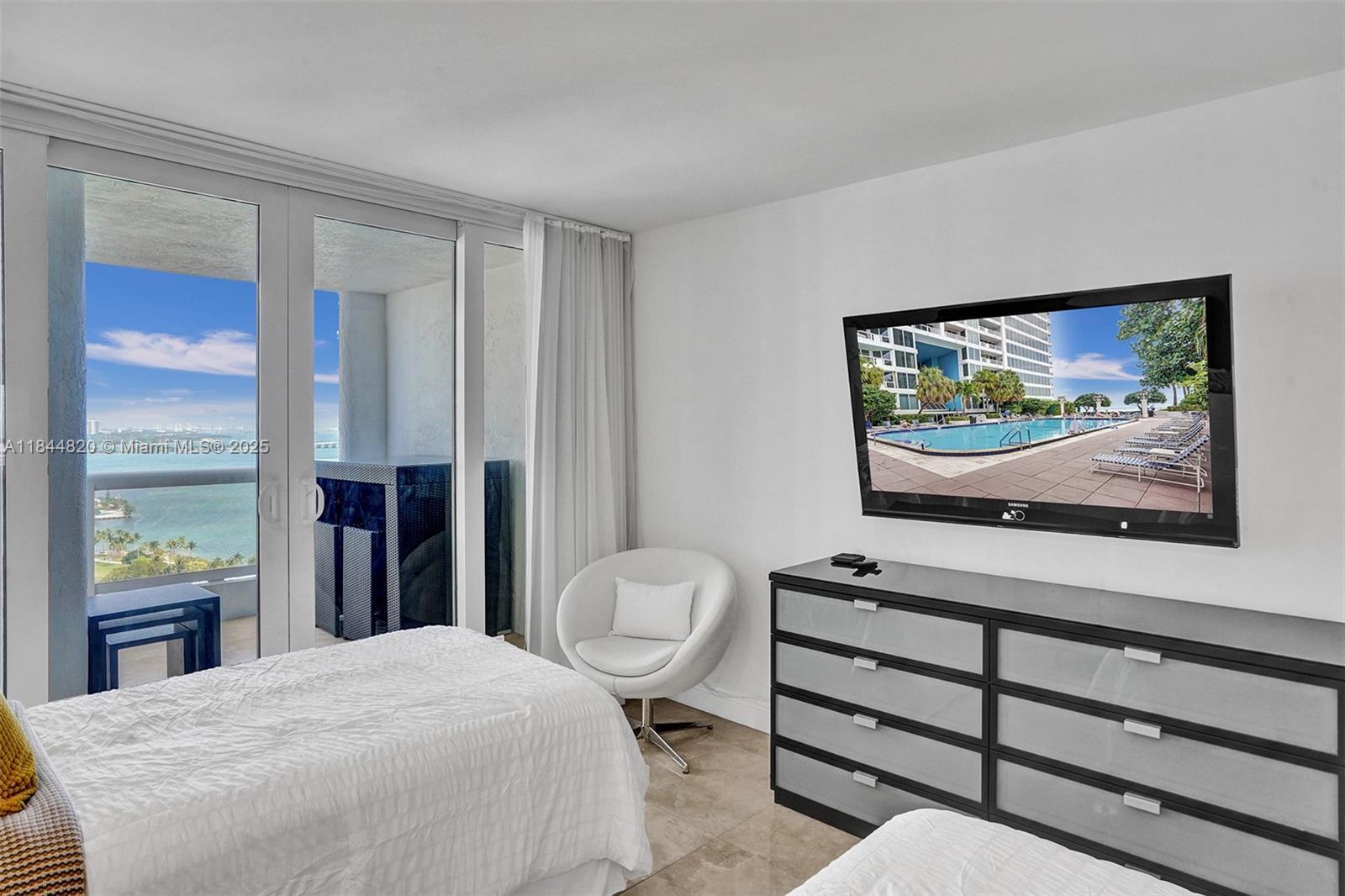 Building Photo - 1717 N Bayshore Dr