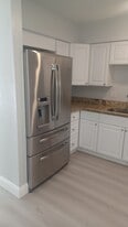 Building Photo - 1560 Colonial Blvd