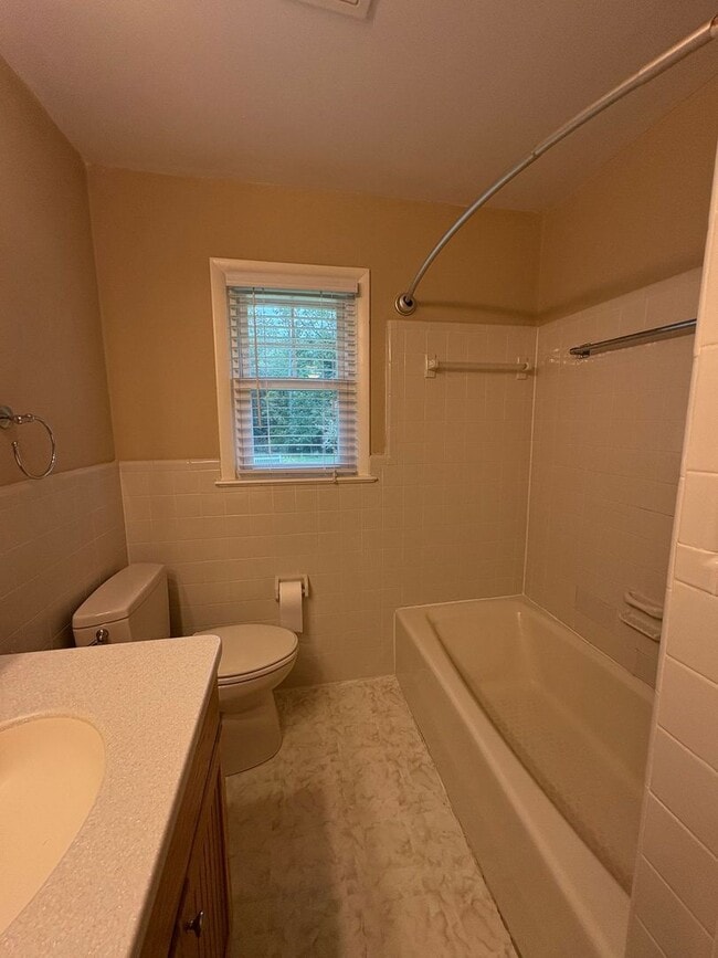 Building Photo - 1849 Oyster Bay Ln