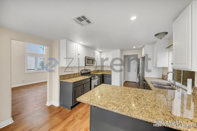 Building Photo - 25832 Browning Pl