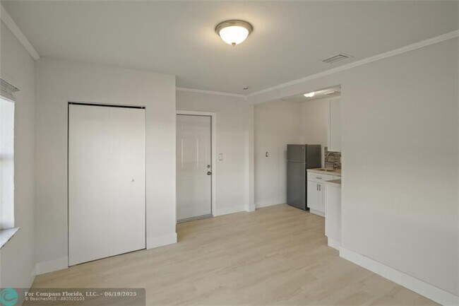Building Photo - 1219 NW 33rd St