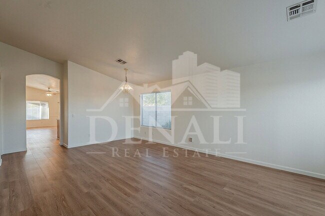 Building Photo - 3980 E Pinon Ct