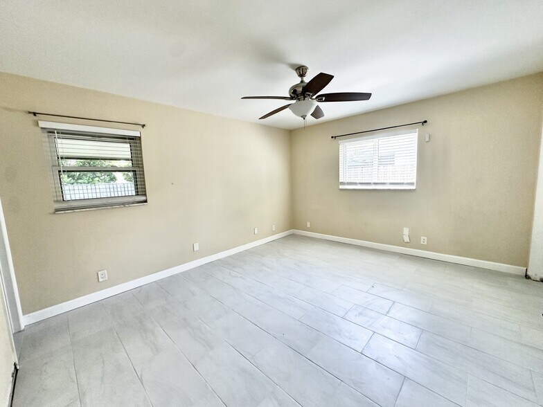 Building Photo - 1386 Fulmar Dr