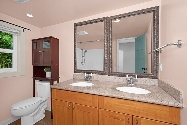 Building Photo - 626 N 65th St
