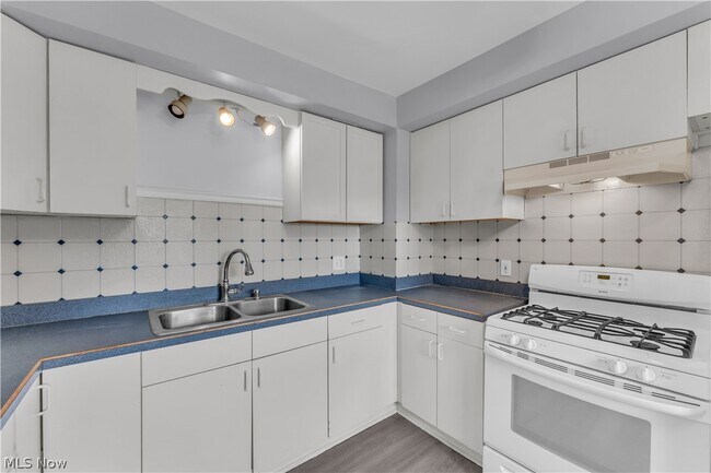 Building Photo - 508 Hammel St