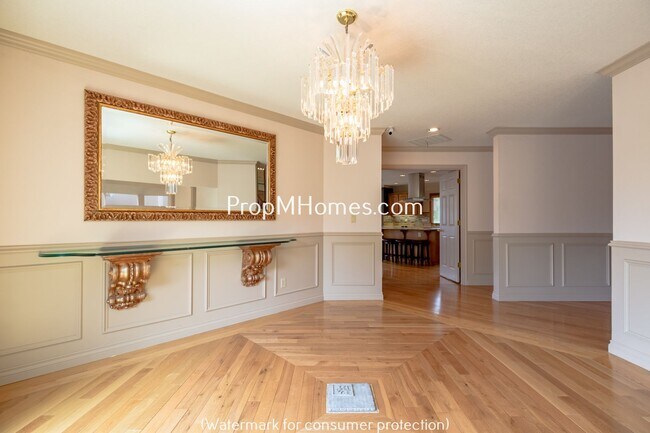 Building Photo - Discover Tranquil Living in Northwest Heights!