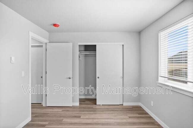 Building Photo - 4374 Fisher Rd NE