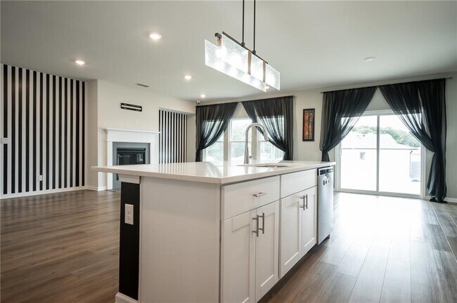 Building Photo - 13 Westerly Sta