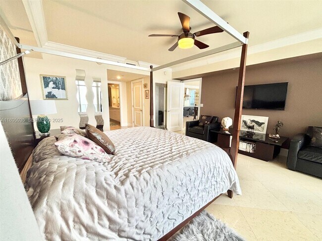 Building Photo - 1830 S Ocean Dr