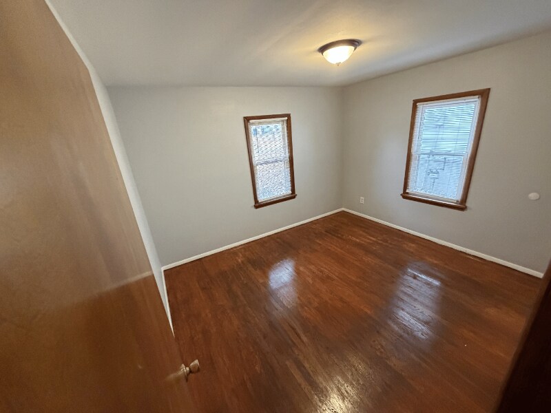 Building Photo - 144 Flora Dr