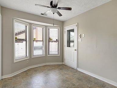 Building Photo - 6954 Candlewood Dr