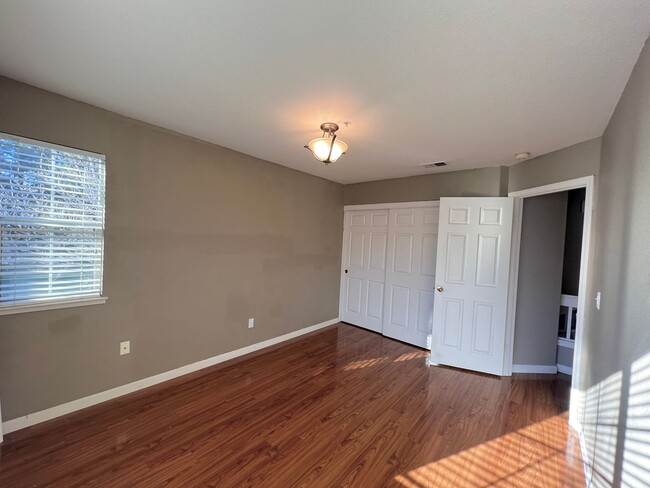 Building Photo - Prime Petaluma 3-Bedroom, 2.5-Bath Home Ne...