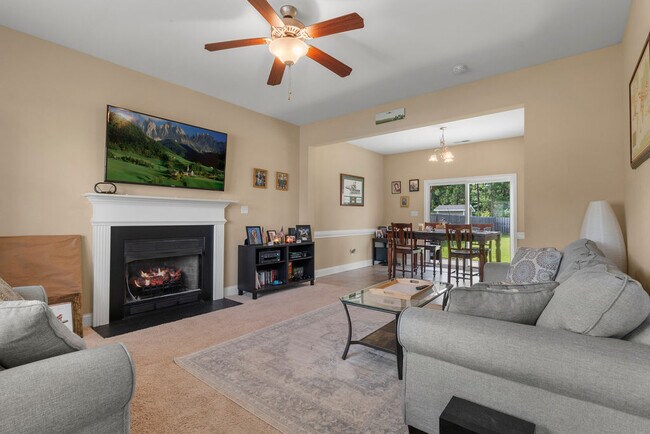 Building Photo - 209 Admiral Ct
