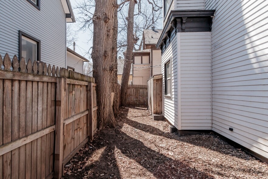 Building Photo - 2901 R St