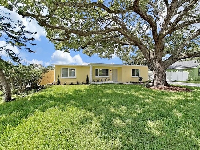 Building Photo - 4610 W Bay Villa Ave