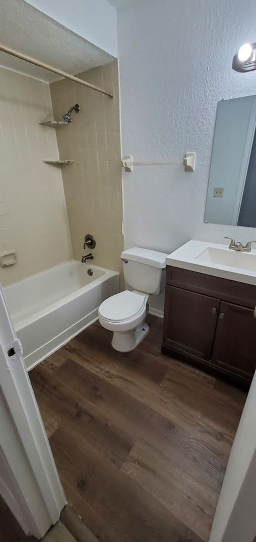 Building Photo - 5271 Images Cir