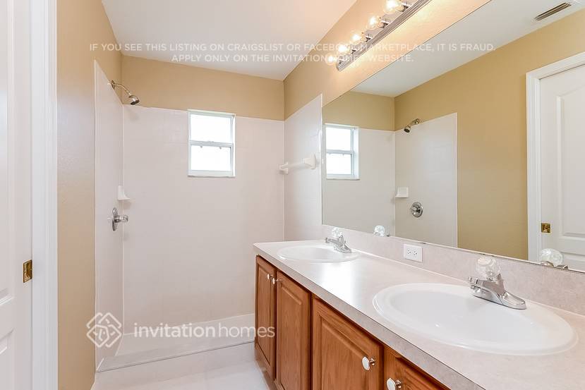 Building Photo - 1660 Taylor Brooke Dr