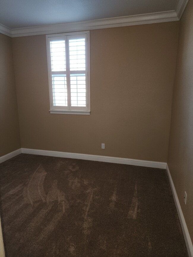 Building Photo - 1385 Oak Valley Dr
