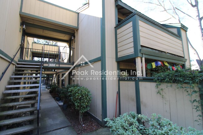 Building Photo - Wonderful 2bd/1ba South Natomas Condo in G...