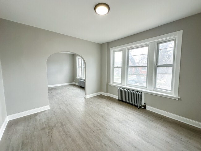 Building Photo - 4045 W Argyle St