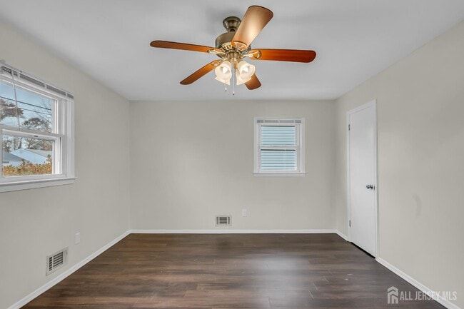 Building Photo - 58 Rose St