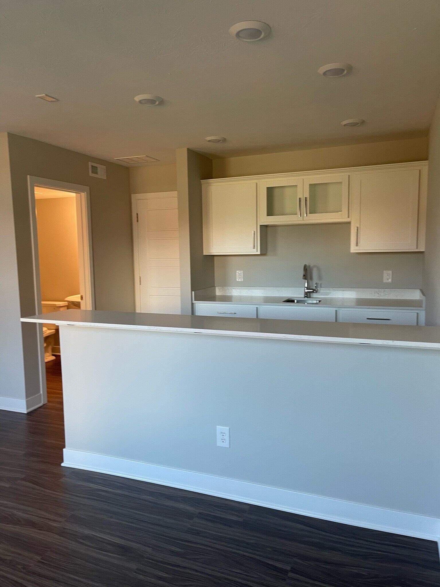 Building Photo - 944 Parkway Dr