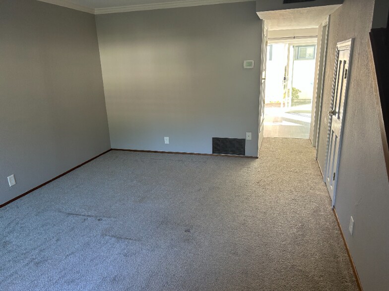 Building Photo - 1365 Terra Nova Blvd