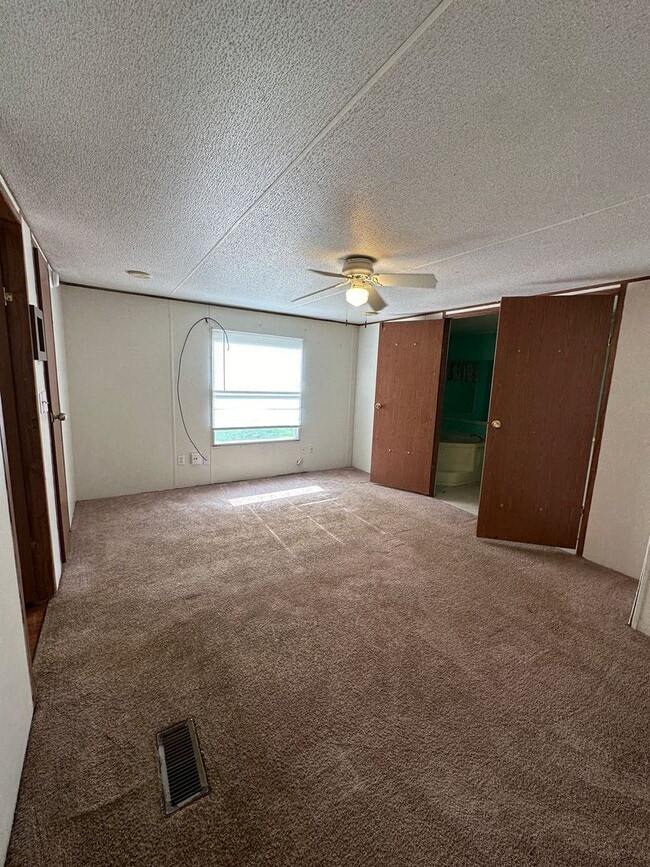 Building Photo - Owner financing only