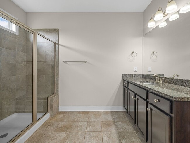 Building Photo - Beautiful 4 BR, 2 BA Home, 2 Car Garage wi...