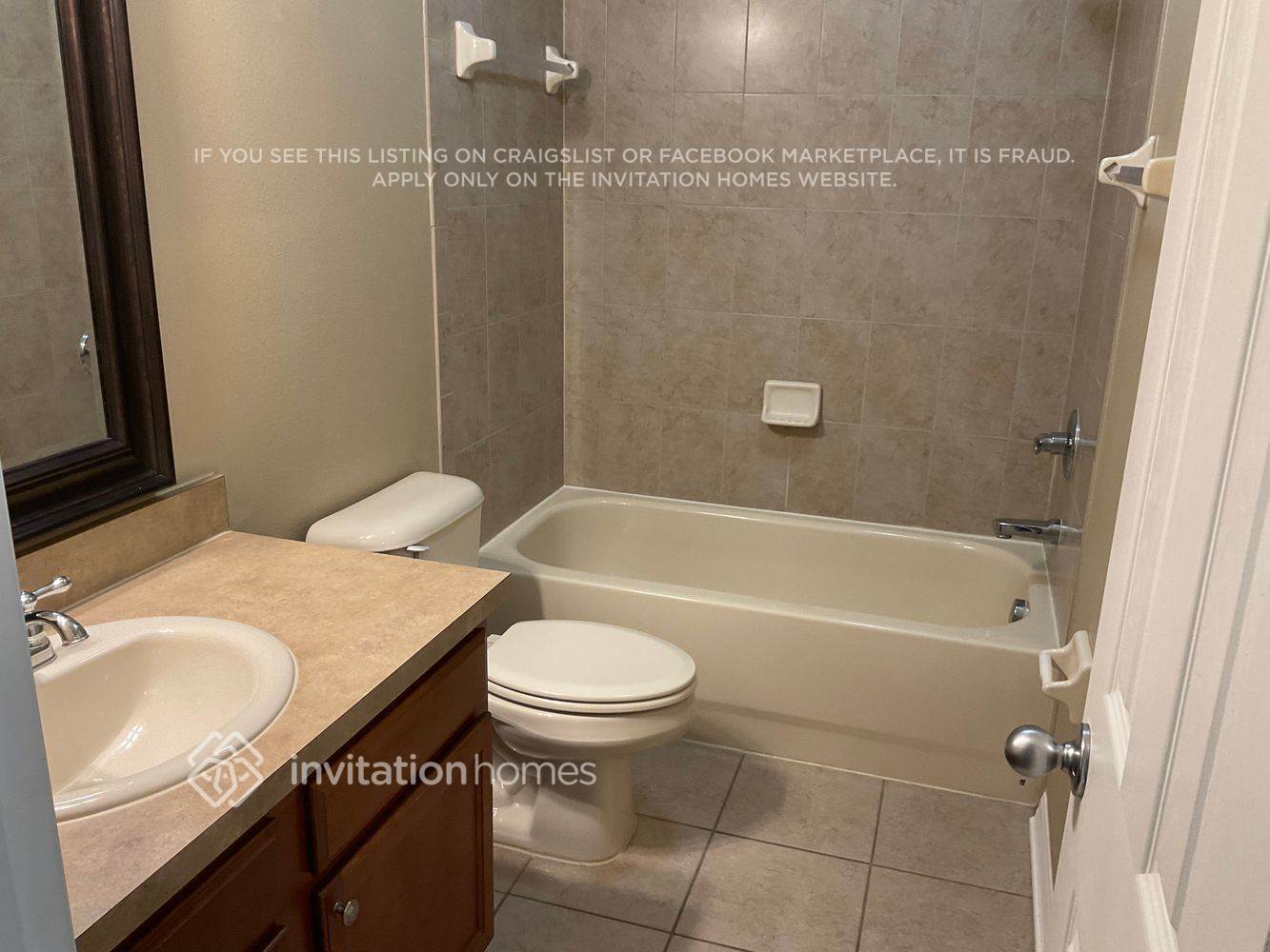 Building Photo - 15846 Starling Water Dr