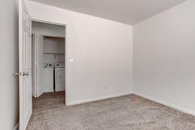 Building Photo - 1195 S Sweet Orange St