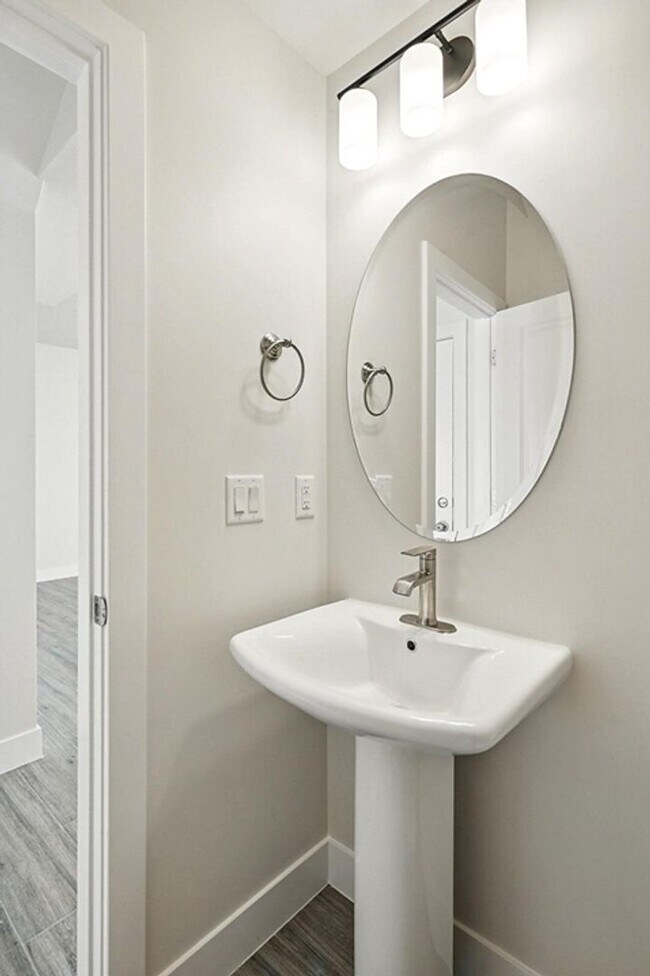 Building Photo - Brand New Home!