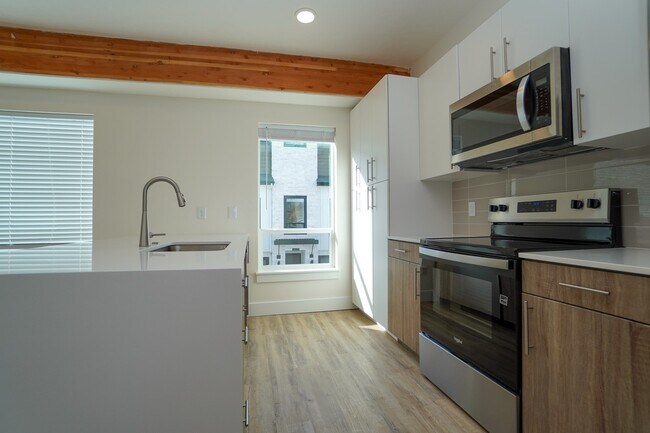 Building Photo - 4626 N Iota Ln