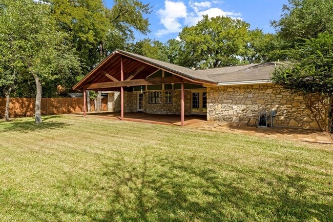 Building Photo - 10305 Caracara Dr