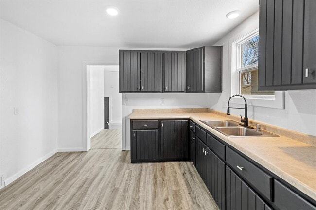 Building Photo - 1610 15th Ave