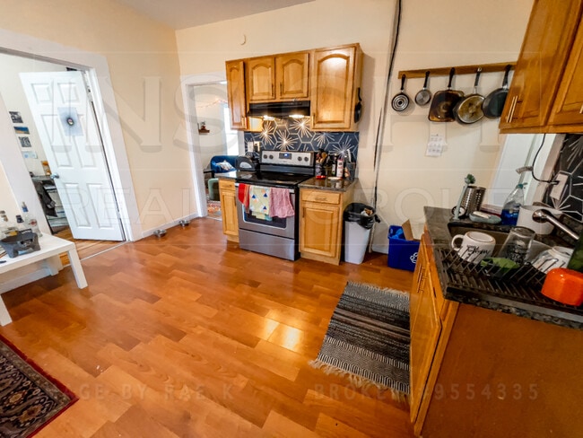 Building Photo - 18 Egleston St