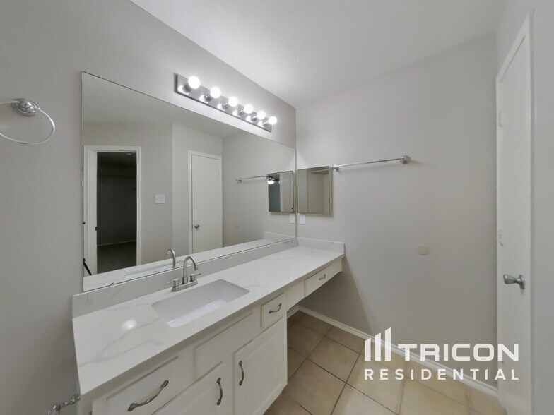 Building Photo - 13007 Lark Point Ct