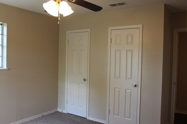 Building Photo - 3012 Tower Dr