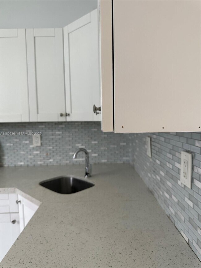 Building Photo - 7003 NW 6th Ave