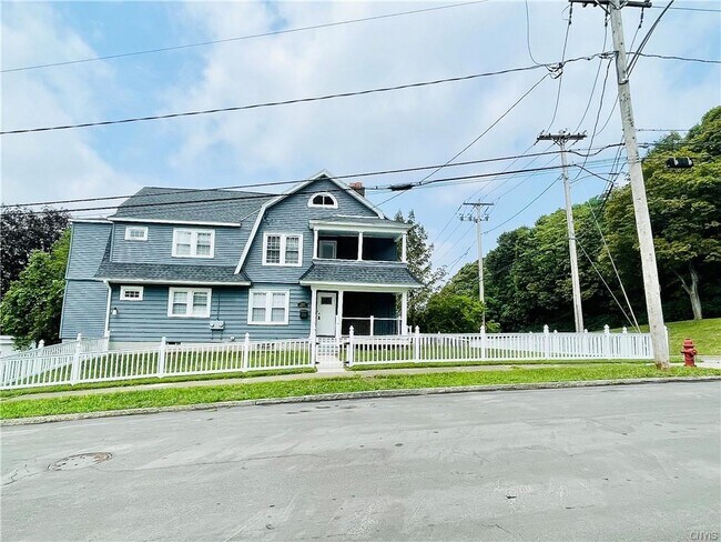 Building Photo - 1222 Hawley Ave