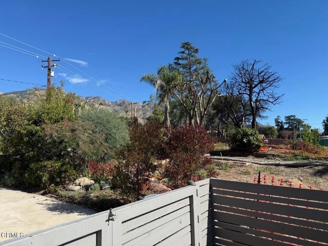 Building Photo - 300 W Loma Alta Dr