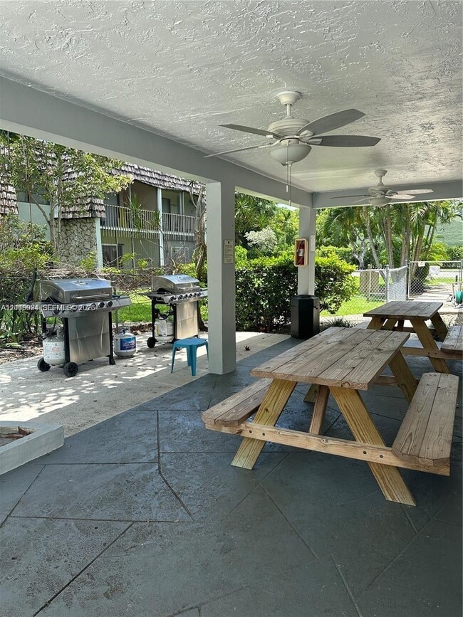 Building Photo - 3105 Oakland Shores Dr