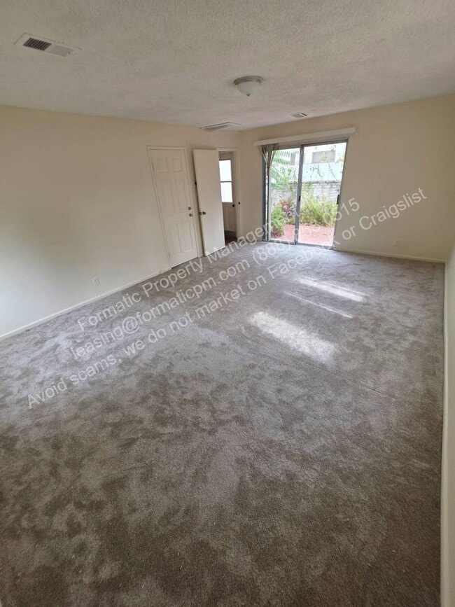 Building Photo - 1720 La Senda Pl