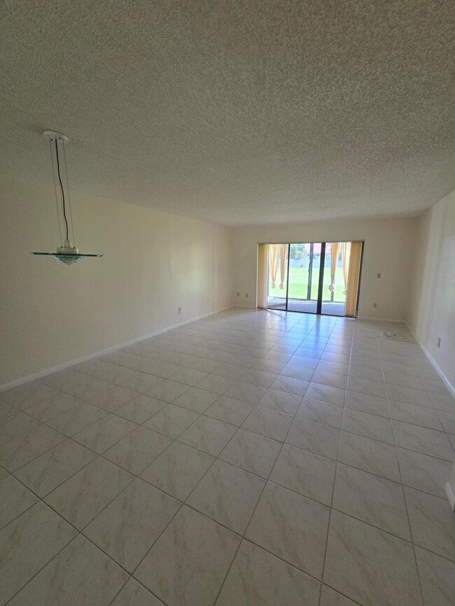 Building Photo - 9187 Norte Lago