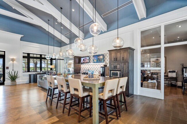 Building Photo - 655 Hookline Cir