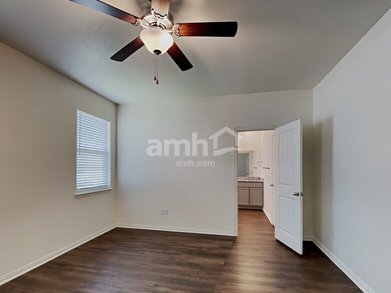 Building Photo - 168 Pebble Creek Run